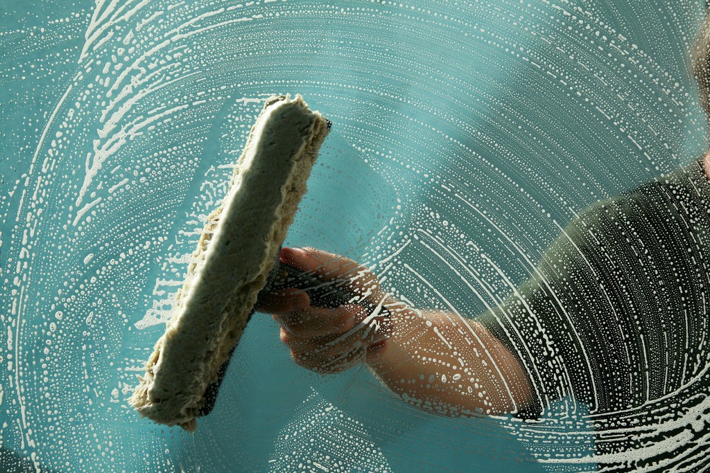 retail window cleaning company